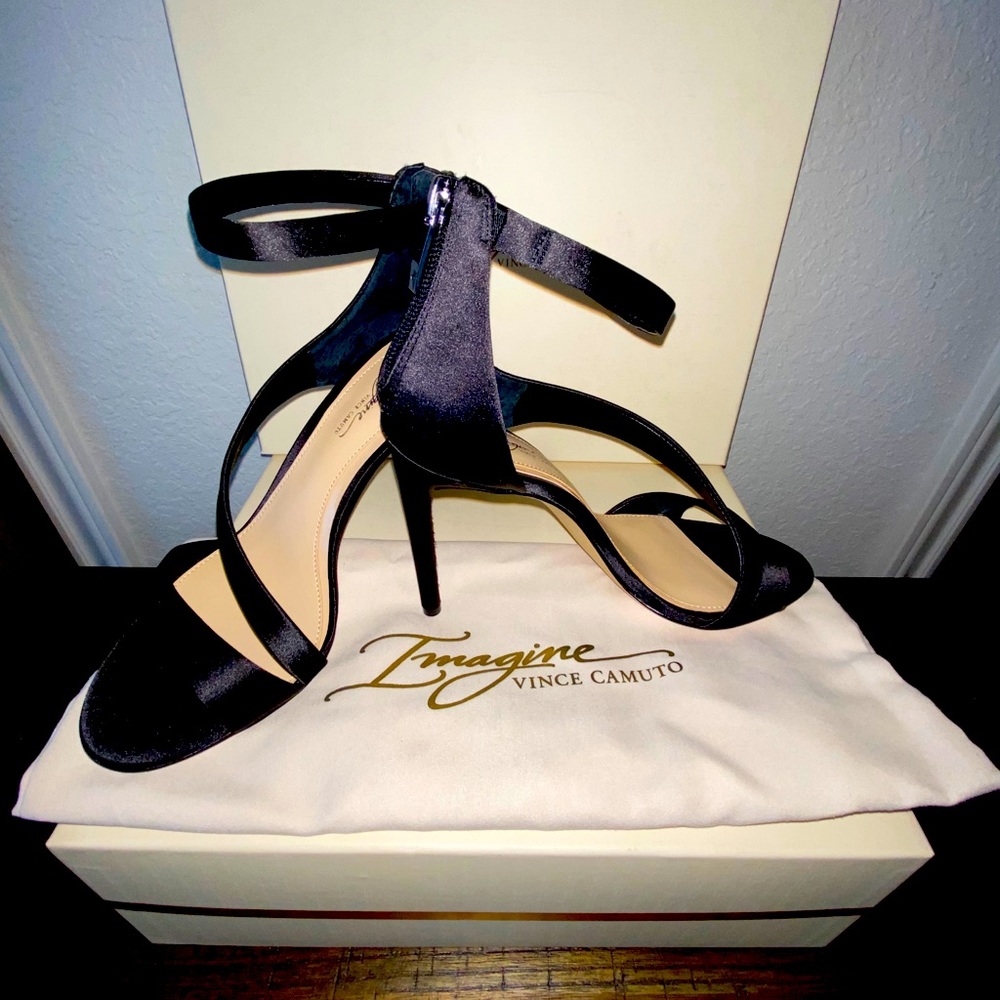 NEW Vince Camuto satin size 7